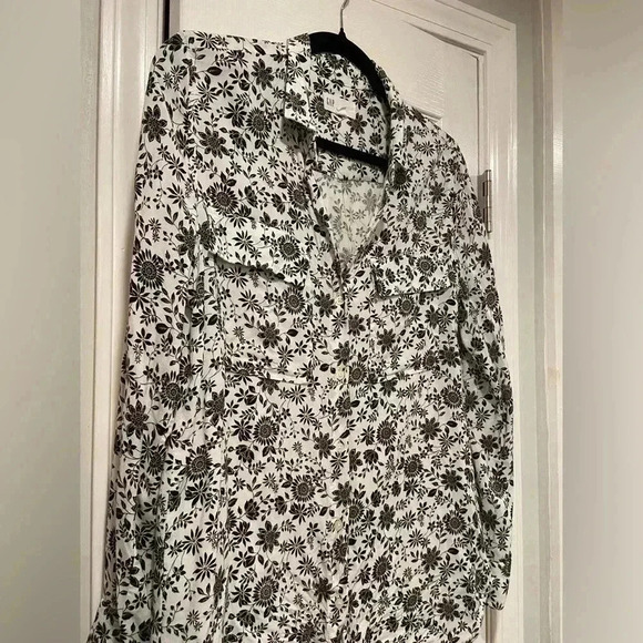 Gap Soft Boyfriend Fit Back White Floral Collared Button Down Pockets Size S - Picture 5 of 12